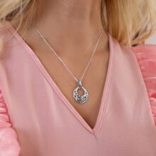 Stříbrný přívěsek Květinový kruh kolibřík šperky jiříček