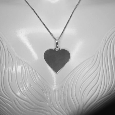 Personalizovaný stříbrný přívěsek velké Srdce na bustě